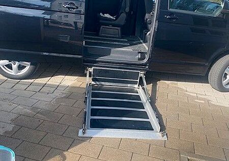 VW T5 Multivan Volkswagen Multivan-Behindertengerecht-Lang-2xSchiebetür