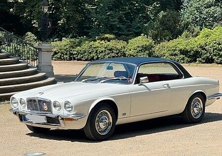 Jaguar XJ6