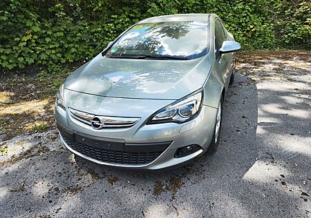 Opel Astra J GTC 1.4 Turbo Xenon / Sitzheizung