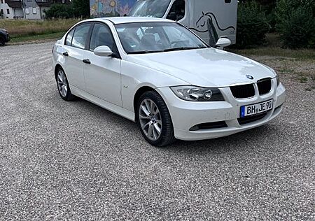 BMW 318i E90 TÜV Neu