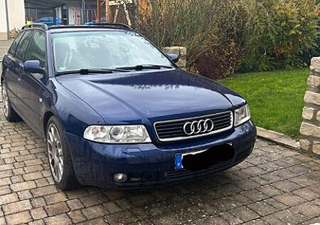 Audi A4 1.8 T Avant -