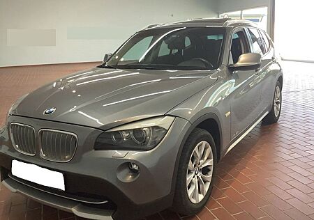 BMW X1 xDrive23d AUTOMATIK NAVI AHK XENON PANORAMA