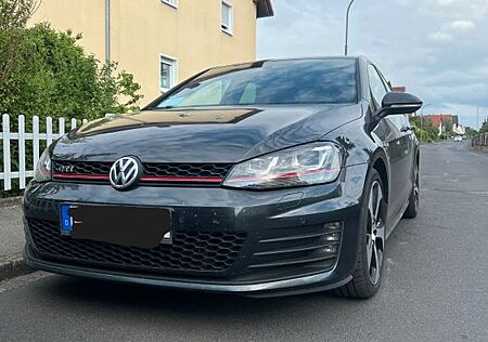 VW Golf Volkswagen 2.0 TSI GTI 7 | Sport ESD (FSW) + Subwoofer