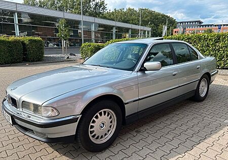 BMW 728i