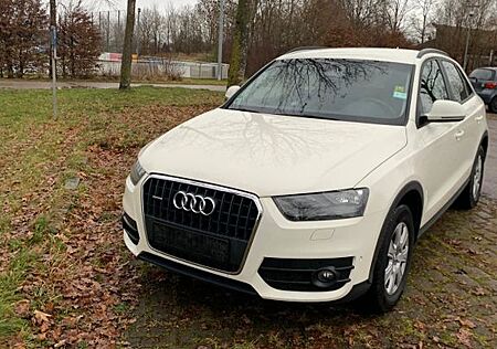 Audi Q3 2.0 TFSI quattro -