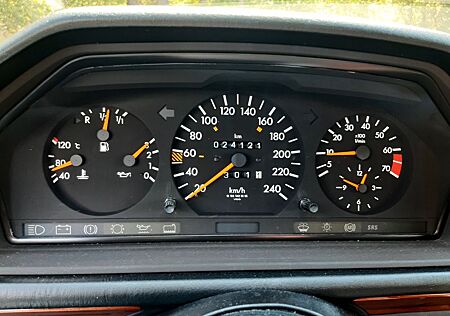 Mercedes-Benz E 220 W 124