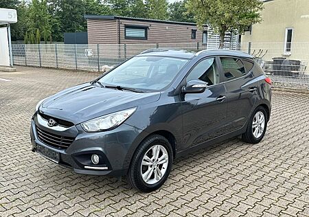 Hyundai ix35 Style AWD*PDC*SHZ*AHK*8-Fach*2.Hand*