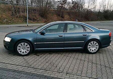 Audi A8 4.2 tiptronic quattro -