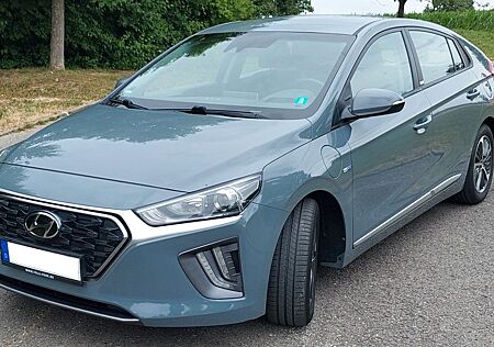 Hyundai Ioniq 1.6l GDi PLUG-IN HYBRID - abnehmbare AHK
