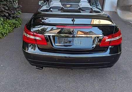 Mercedes-Benz E 200 Cabriolet BlueEFF. ELEGANCE ELEGANCE