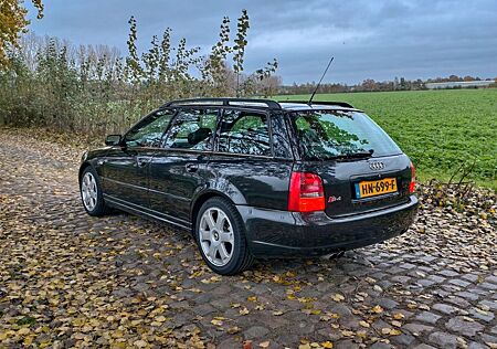 Audi S4 2.7 quattro Avant -