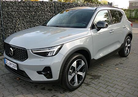 Volvo XC 40 XC40 2WD B3 EU6d Plus Dark digitales Cockpit Mem