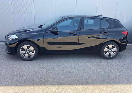 BMW 118i **PDC*Sitzh*Multi*Tempo*Navi*Carplay*DAB