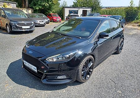 Ford Focus 2,0 ** Leder Sport / Xenon ** mit Garantie