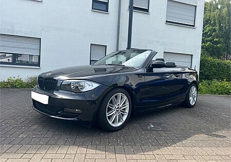 BMW 118i Cabrio - schwarz - Top Zustand - kaum Km