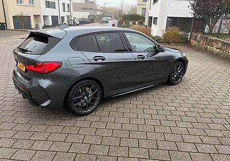 BMW M135i xDrive A -