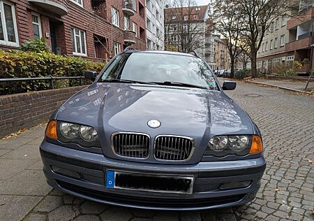 BMW 320i touring -