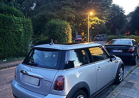 Mini Cooper D COOPER* VOLLAUSSTATTUNG* TÜV