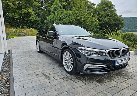 BMW 530 d xDrive Luxury-Line nahezu Vollausst.