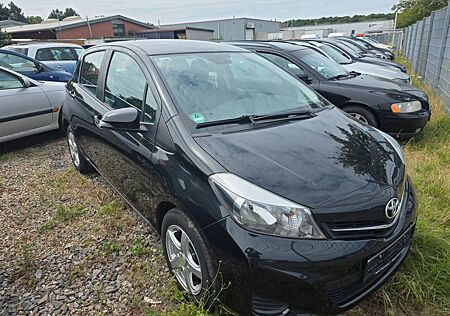 Toyota Yaris Life