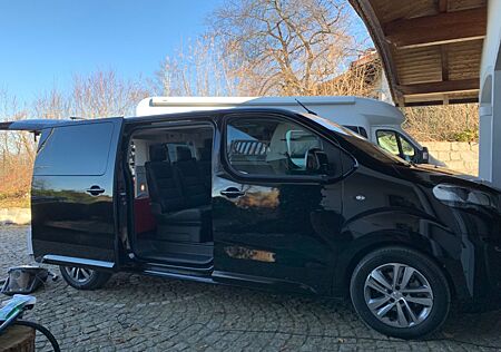 Peugeot e-Traveller Allure Bus Van Familienauto Vollausd
