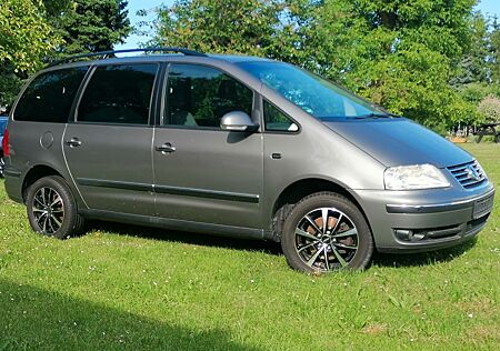 VW Sharan Volkswagen Scheckheftgepflegter 2.0TDI (DPF) Pacific
