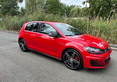 VW Golf Volkswagen GTI Performance