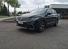 VW Tiguan Volkswagen R-Line eHybrid Pano, Navi,