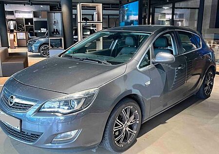 Opel Astra J Lim.Innovation|NAVI|BI-XENON|TEMPOM.|PDC