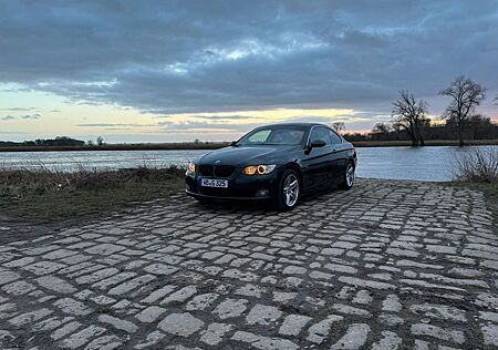 BMW 325i E92 Coupé *unverbastelt, sehr gepflegt*