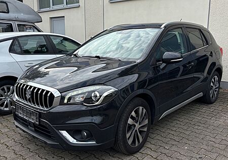 Suzuki SX4 S-Cross + 4x4 Details und Bilder folge