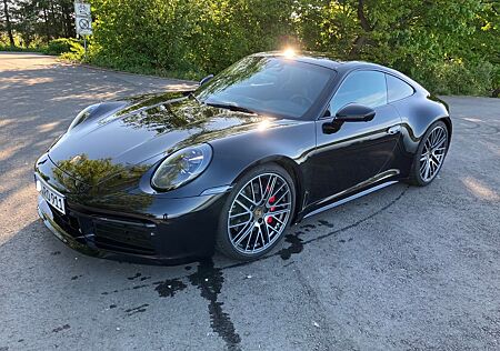 Porsche 992 Carrera 4S .1 /Tiefschwarz/Leder