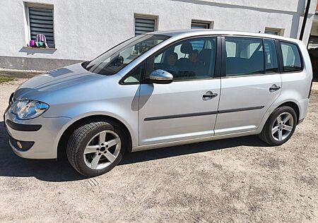 VW Touran Volkswagen 1.6 - TÜV + Inspektion neu, technisch top