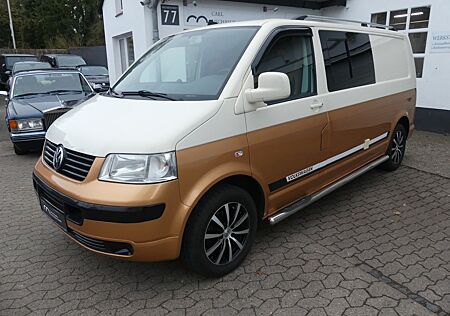 VW T5 California Volkswagen T5 SPEZIALUMBAU MIT BETT , SOLAR, ETC.