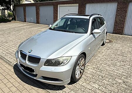 BMW 325xi touring -