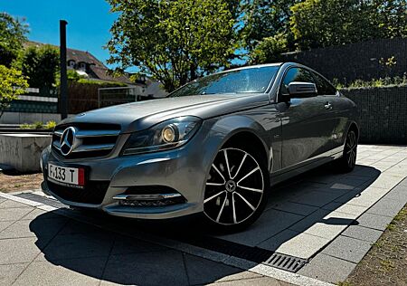 Mercedes-Benz C 220 C220 BlueEfficiency (Facelift)(Coupe-Schalter)