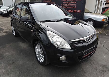 Hyundai i20 Style-1,4/74KW/Tüv NEU/LEDER/SCHECKHEFT-