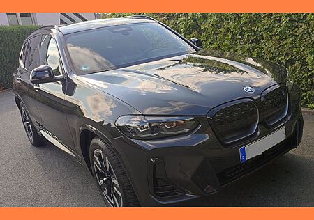 BMW iX3 INSPIRING Service+Garantie bis 28,Pano,AZV