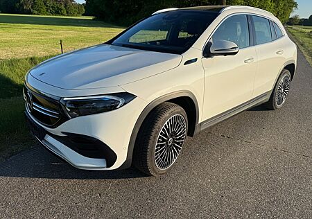 Mercedes-Benz EQA 250 AMG / Panorama / Camera /