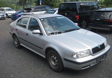 Skoda Octavia 1.6 *1.HAND*erst96 tkm*SO+WR*ZV*4x el.FH