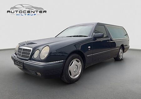 Mercedes-Benz E 300 /Bestattungsfahrzeug/Leichenwagen/Kamera