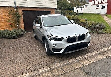 BMW X1 xDrive18d - Rentner-Fahrzeug, Allrad, AHK
