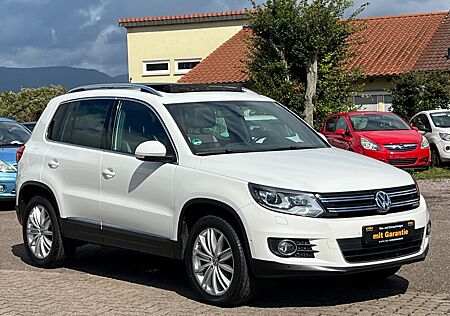 VW Tiguan Volkswagen 2,0TDI Life 4Motion*PANO*BI-XENON*TOP