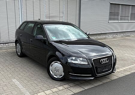 Audi A3 Sportback 1.6 TDI e Attraction Klima Tüv