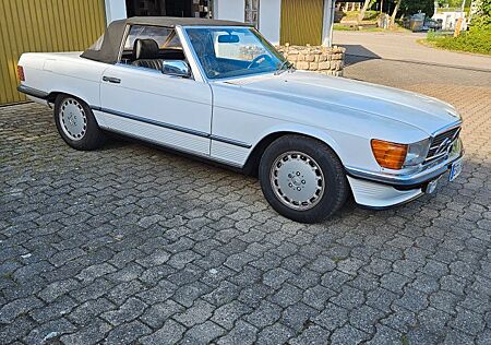 Mercedes-Benz SL 300 R107 sehr guter Zustand