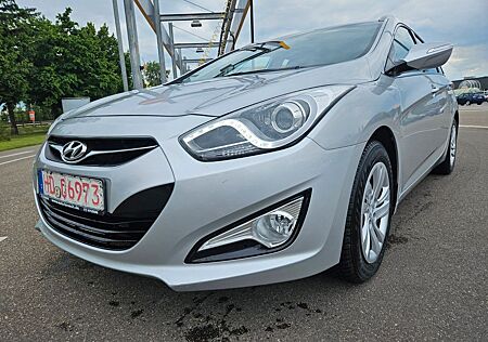 Hyundai i40 /ABS/SERVO/EURO/5/NEU TUV AU/AHK/WENIK KM