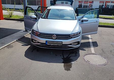 VW Passat Variant Volkswagen 2.0 TDI SCR DSG Elegance Vari...