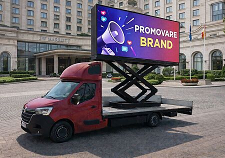 Renault Master Mobile LED DOOH Werbeanlage 4x2m