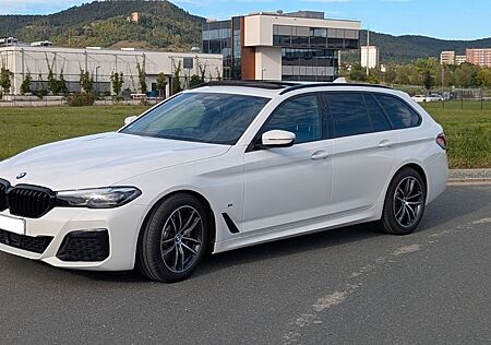 BMW 530i , M-Paket, Pano, Standheiz, AHK, Garantie