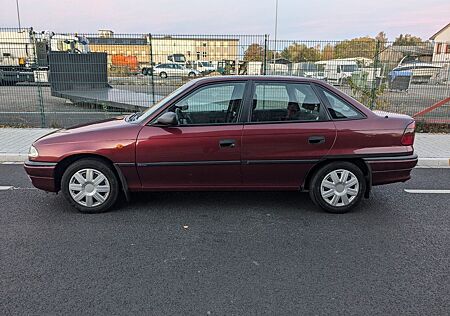 Opel Astra 1.6 16V - Rentnerfahrzeug